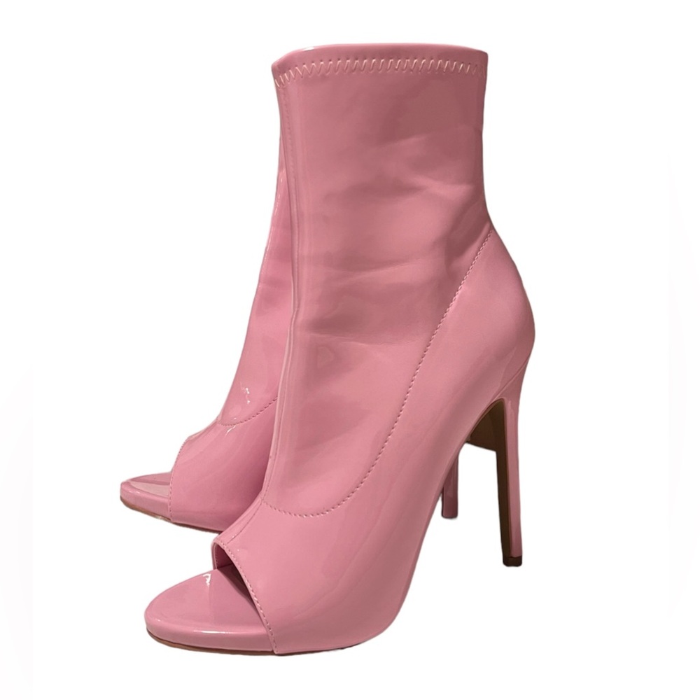 NWOT in BOX - Steve Madden Elettra Pink Patent heeled boots